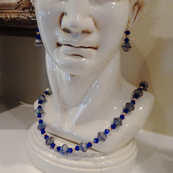 Handcrafted artisanal necklace & earring set made from Czech bicone beads - Picture 9 of 11